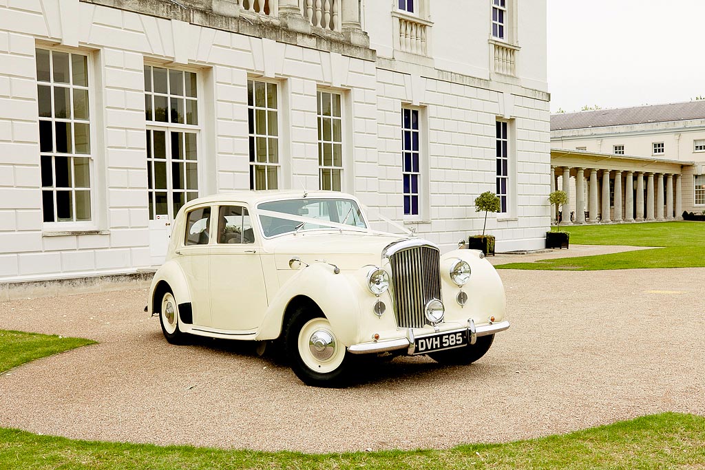Vintage Bentley arrives at The Queen's House Greenwich